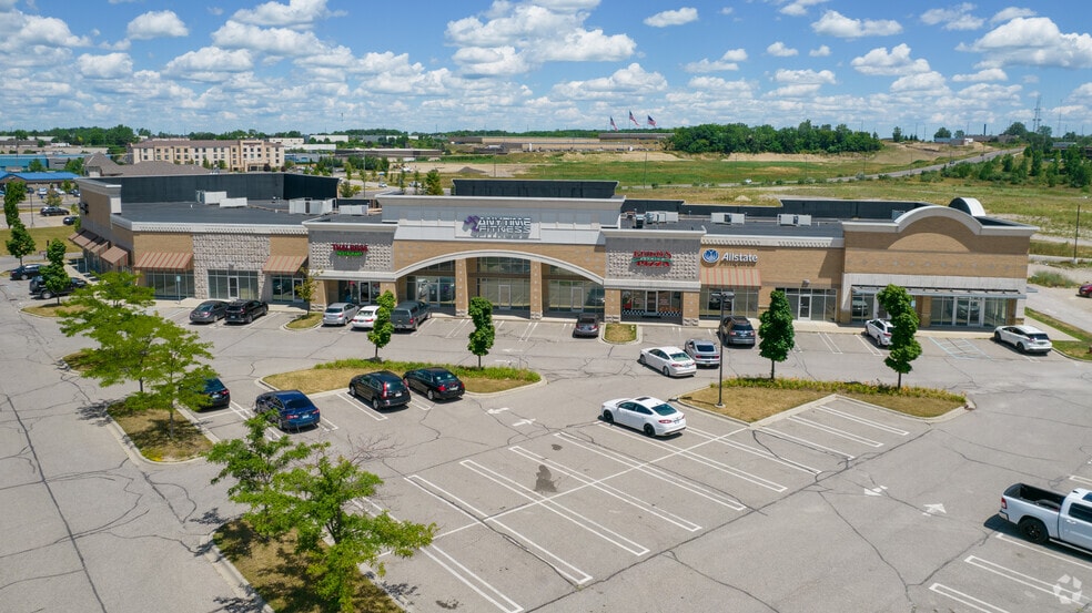 4373-4433 Interpark Dr, Auburn Hills, MI for lease - Building Photo - Image 2 of 6