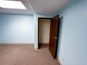 106 W Wilson St, Batavia, IL for lease Interior Photo- Image 1 of 5