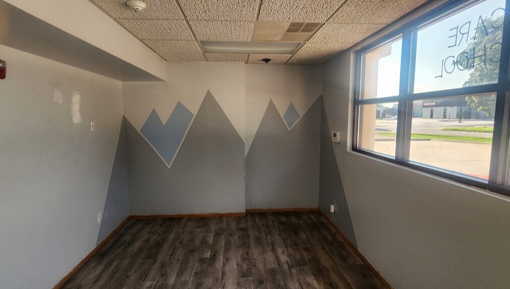 4700 Antelope Creek Rd, Lincoln, NE for lease Interior Photo- Image 1 of 4