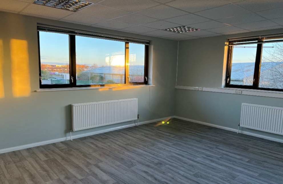 Garrard Way, Kettering for lease Interior Photo- Image 1 of 4