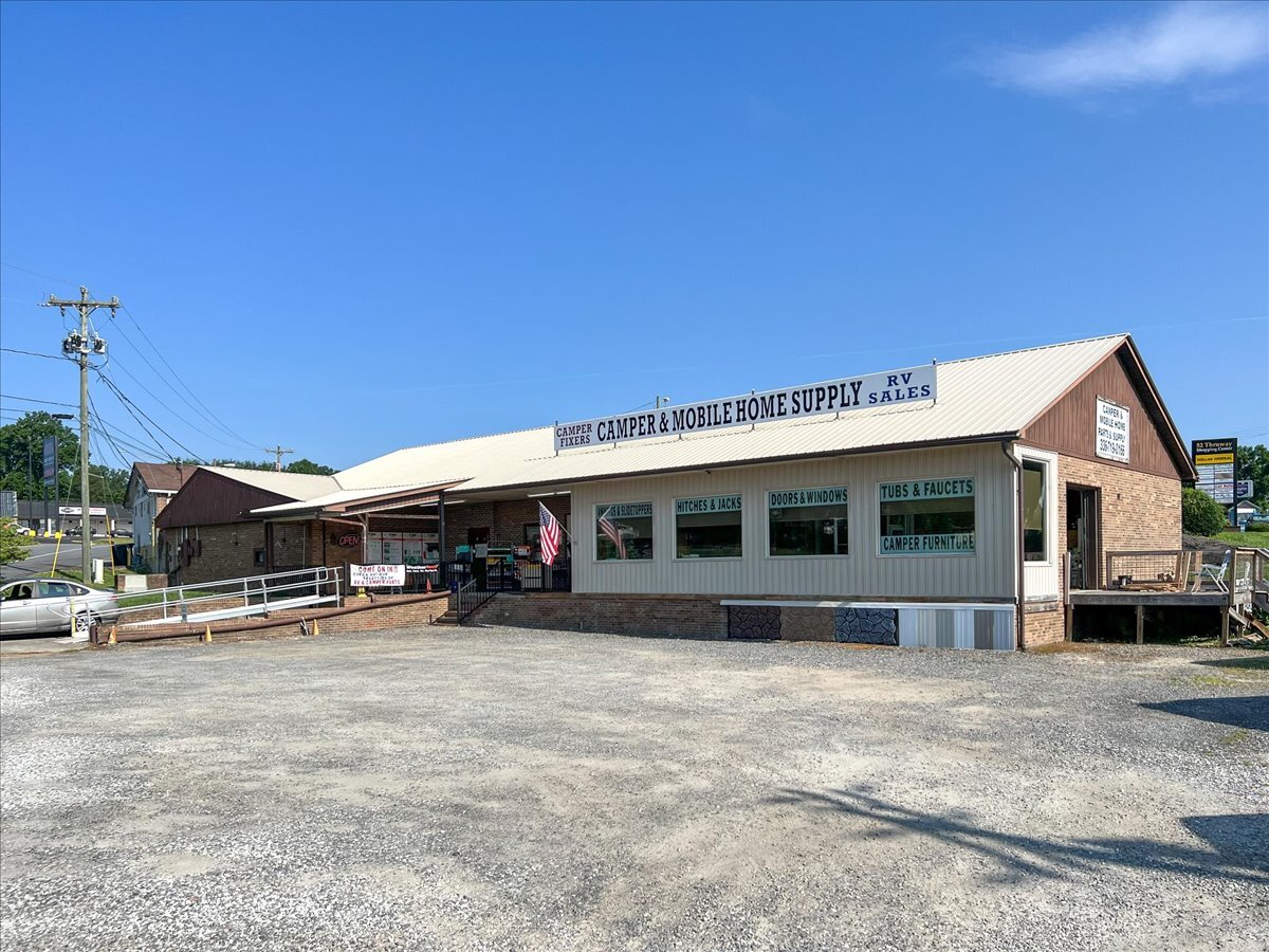 804 Merita St, Mount Airy, NC for sale Primary Photo- Image 1 of 1