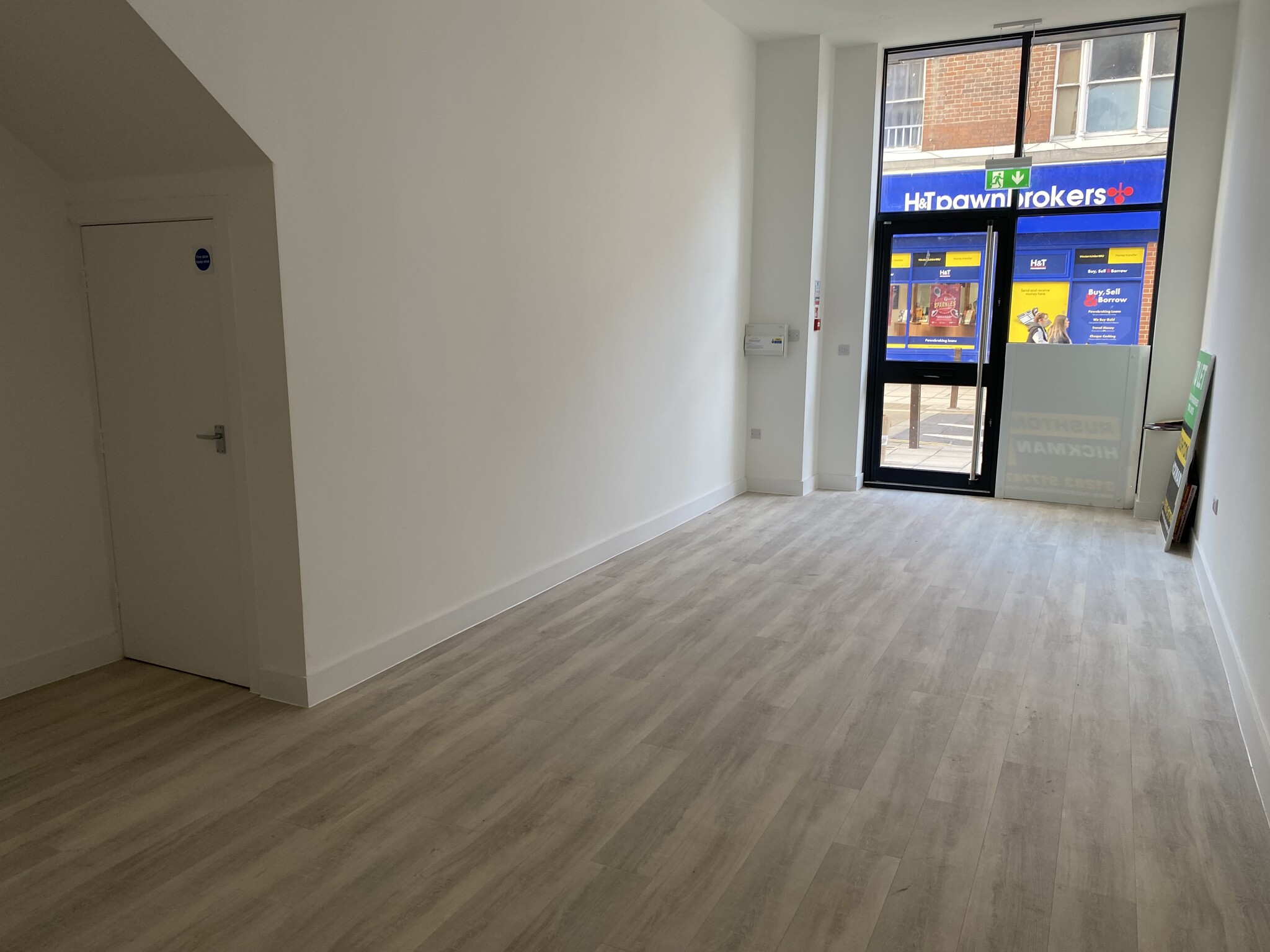 158 High St, Burton On Trent for lease Interior Photo- Image 1 of 2