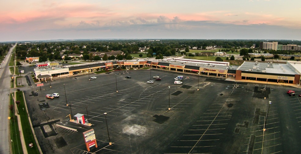 728-732 W New Orleans St, Broken Arrow, OK for lease - Building Photo - Image 2 of 11