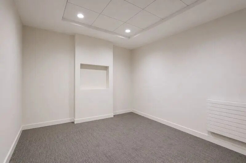 52 Rue Ribera, Paris for sale - Interior Photo - Image 3 of 6