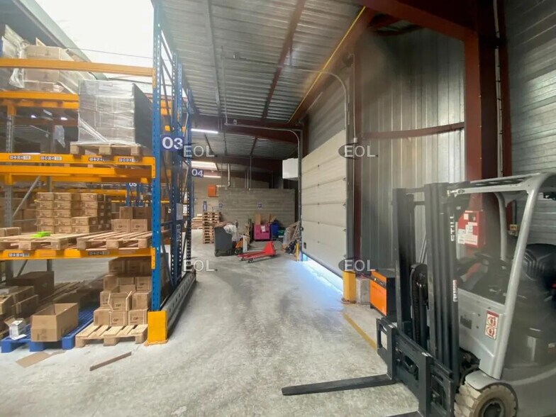 Flex in Saint-Pierre-du-Perray for lease - Building Photo - Image 3 of 16