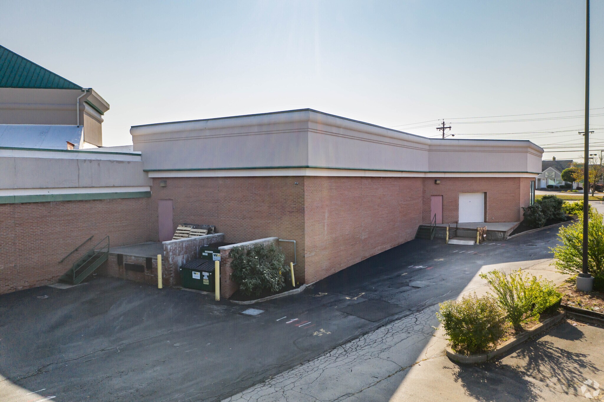 1850 E Ridge Rd, Irondequoit, NY 14622 Fitness Plaza