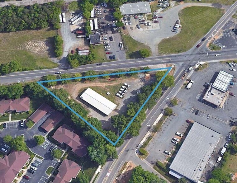 Gibbon, Charlotte, NC 28269