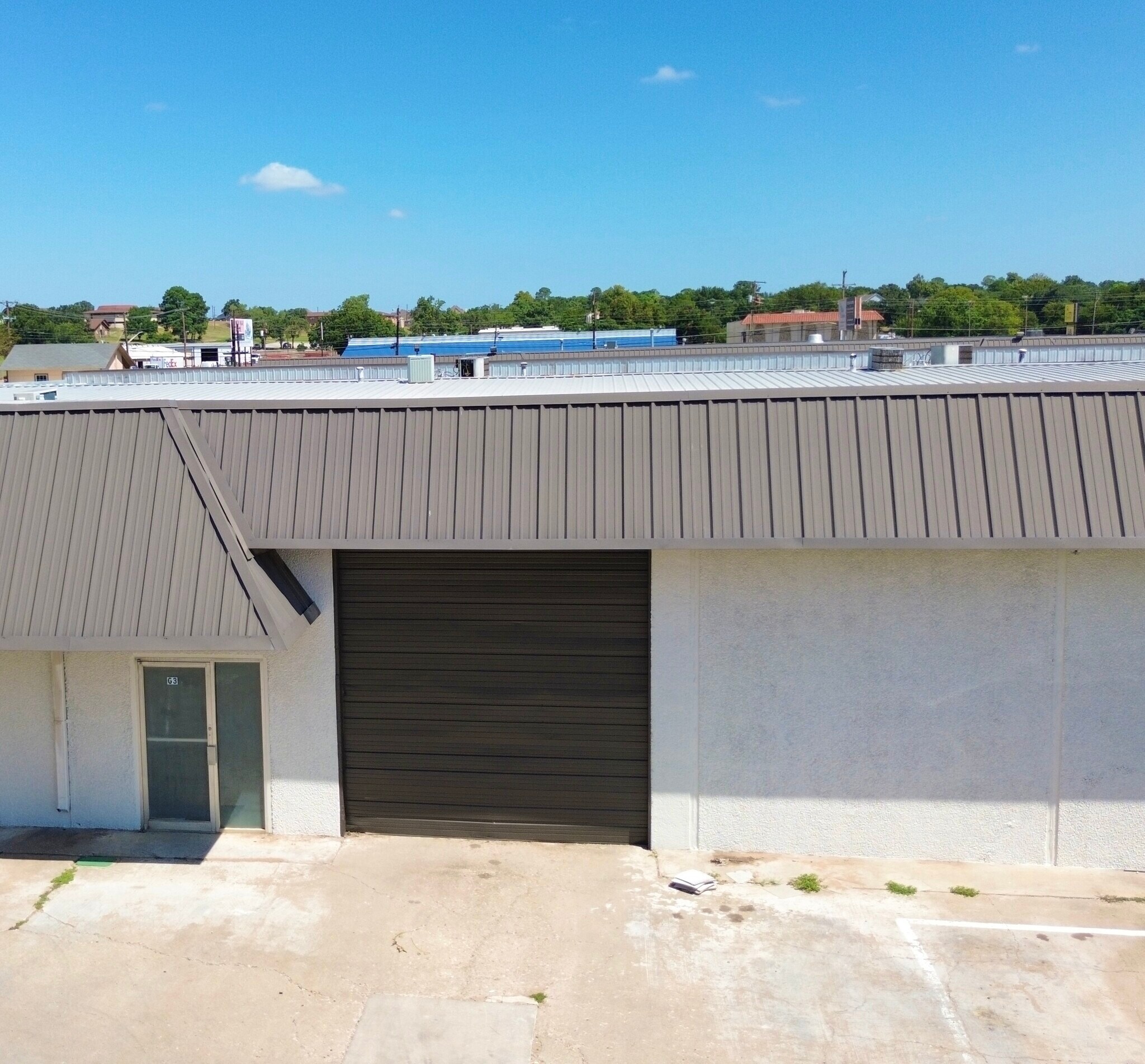 2800 W Division St, Arlington, TX for lease Building Photo- Image 1 of 5