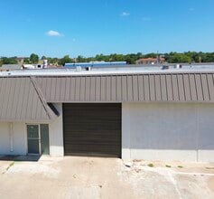 2800 W Division St, Arlington, TX for lease Building Photo- Image 1 of 5