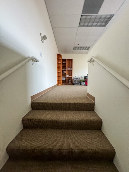 3479 NE John Olsen Ave, Hillsboro, OR for lease - Interior Photo - Image 3 of 8