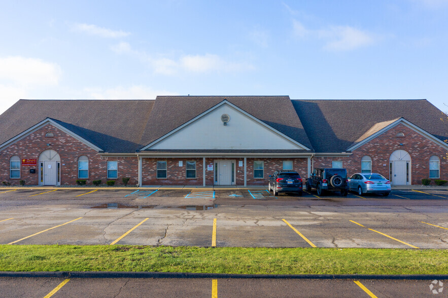 6223 N Canton Center Rd, Canton, MI for lease - Building Photo - Image 3 of 15