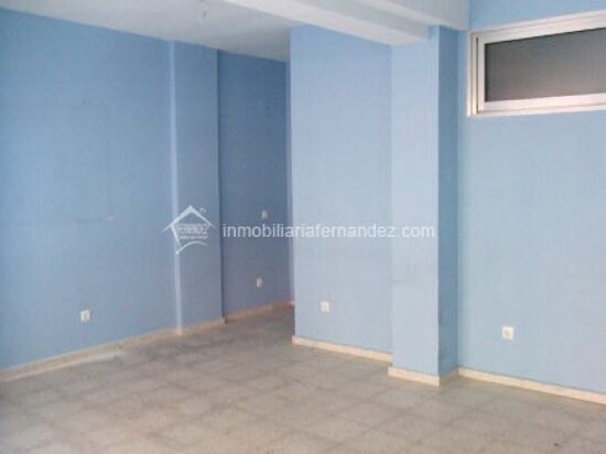 Retail in Cáceres, Cáceres for lease - Building Photo - Image 2 of 8