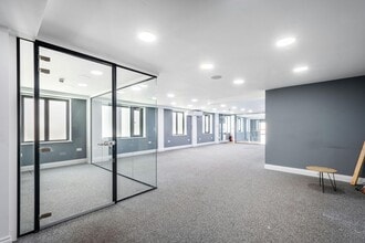 128 Hoxton St, London for lease Interior Photo- Image 1 of 11