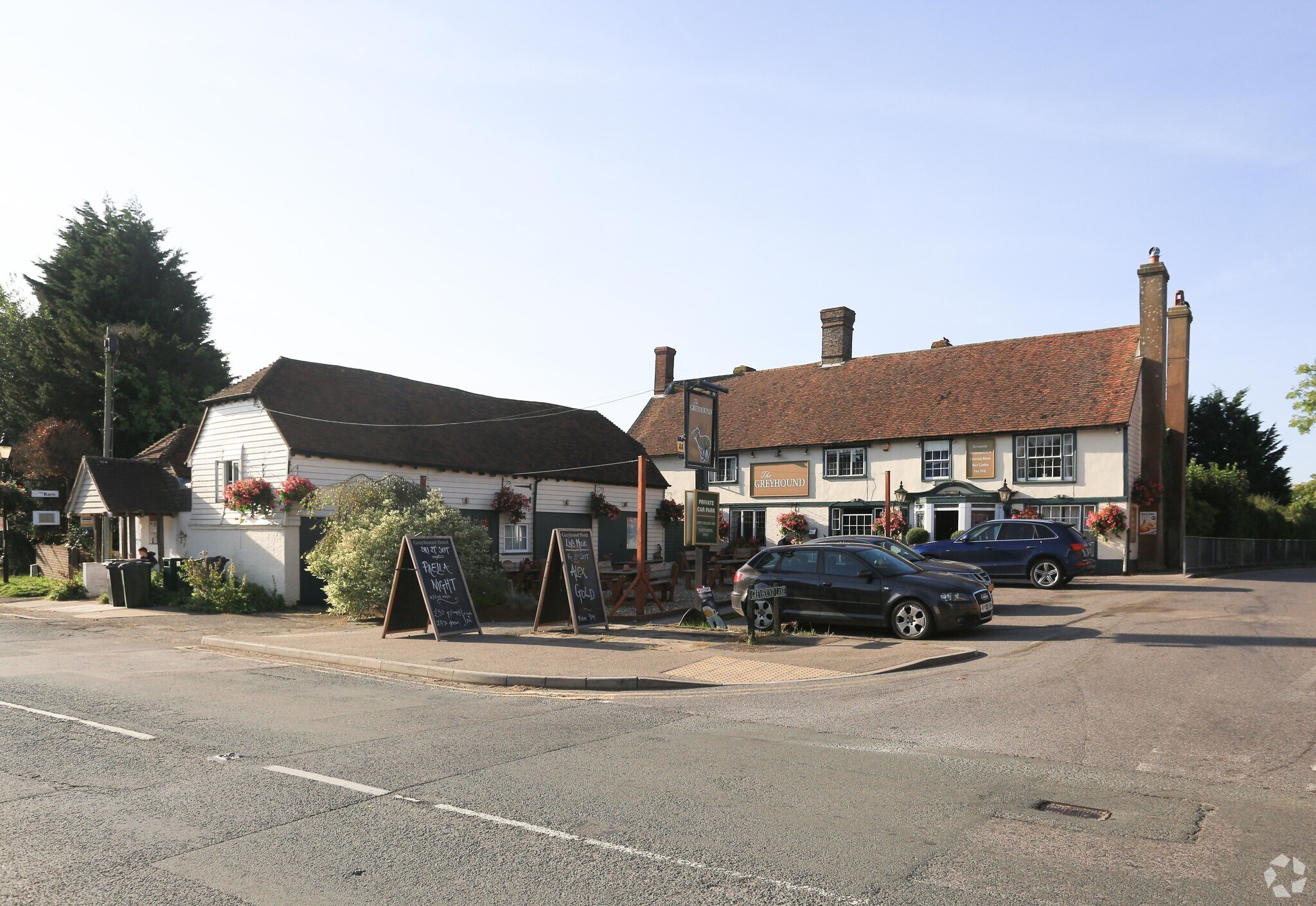St James Sq, Wadhurst for sale Primary Photo- Image 1 of 1