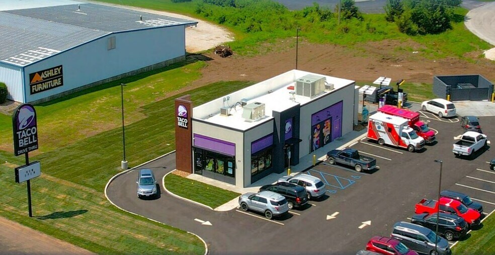 405 MO-5, Versailles, MO for sale - Primary Photo - Image 1 of 1