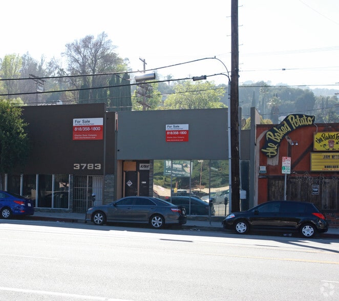 3783-3785 Cahuenga Blvd West portfolio of 2 properties for sale on LoopNet.com - Primary Photo - Image 3 of 8