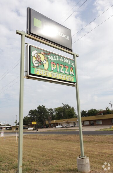 433 S Seven Points Dr, Kemp, TX for lease - Building Photo - Image 2 of 4