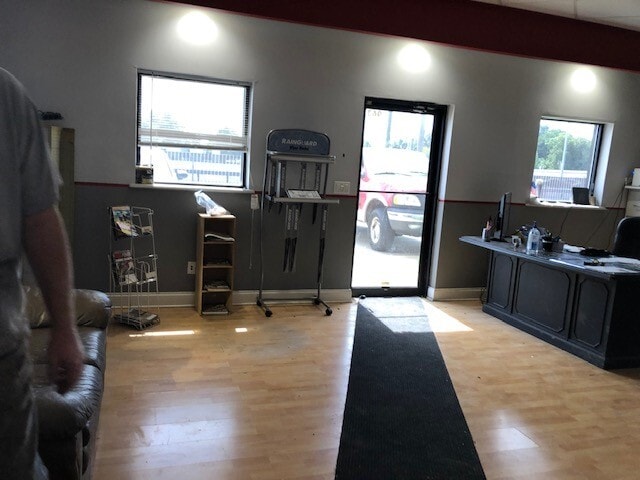 962 Neubling Ave, Evansville, IN for sale - Interior Photo - Image 3 of 13