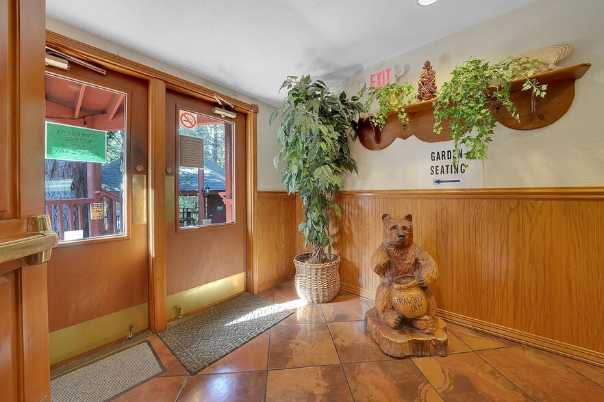 31880 State Highway 108, Strawberry, CA for sale - Interior Photo - Image 3 of 46