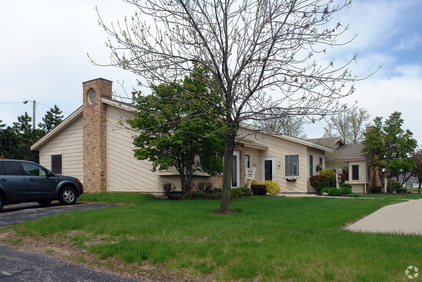 2031 Reed Rd, Fort Wayne, IN 46815