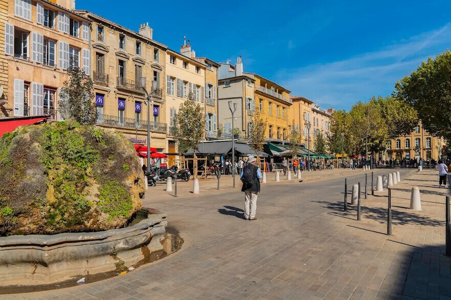 Retail in Aix-en-Provence for lease - Building Photo - Image 1 of 1