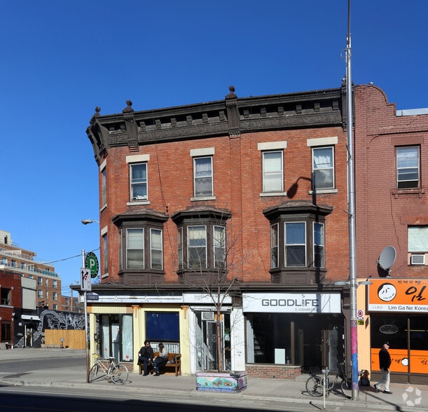 690 Bloor St W, Toronto, ON for sale - Building Photo - Image 1 of 1