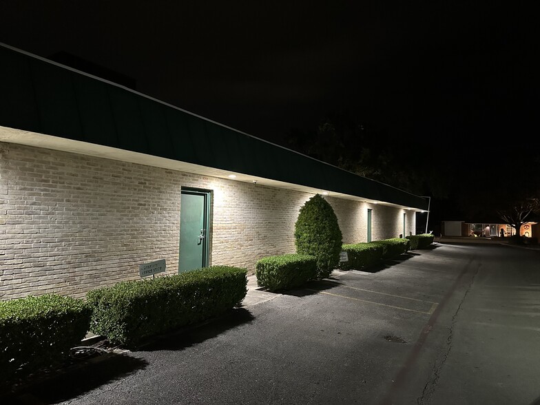 457 Landa St, New Braunfels, TX for lease - Building Photo - Image 3 of 4