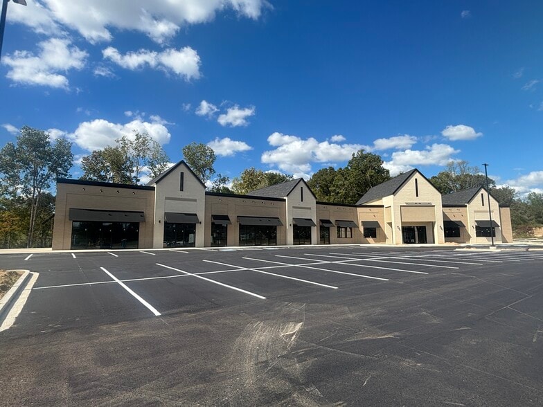 17 Colonnade Blvd, Jackson, TN for lease - Building Photo - Image 3 of 6