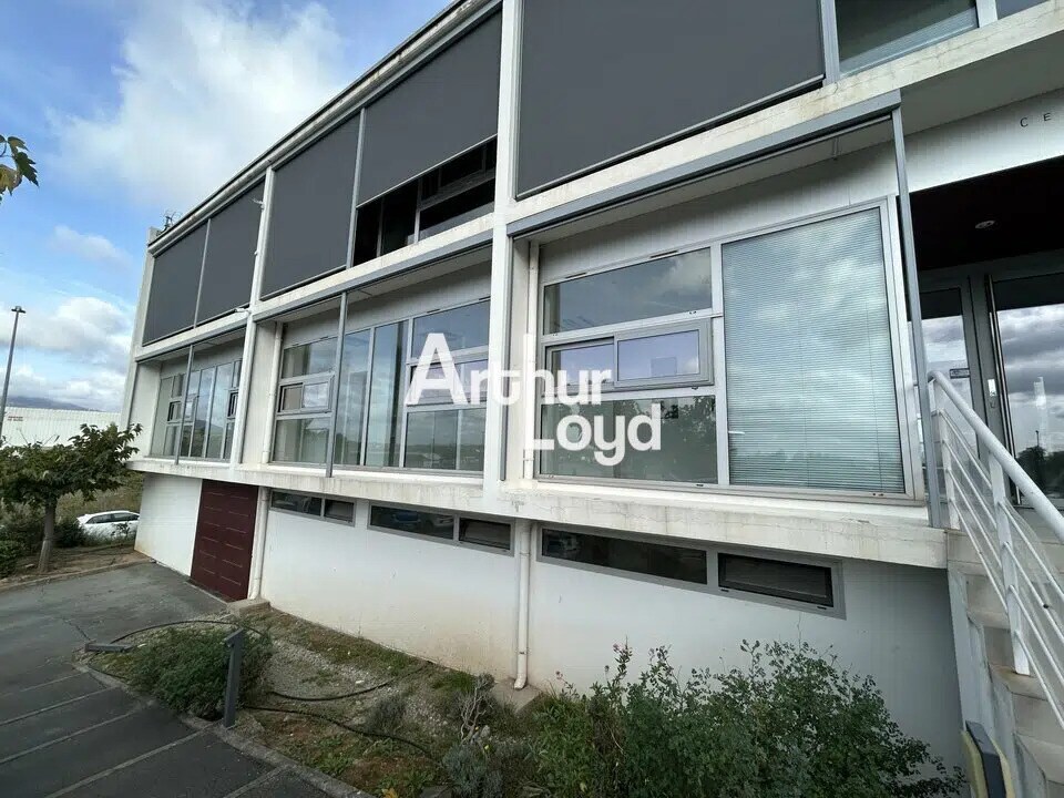 Office in Saint-Raphaël for lease Building Photo- Image 1 of 6