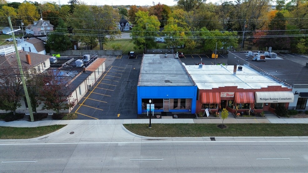 31710 Mound Rd, Warren, MI for lease - Building Photo - Image 2 of 3