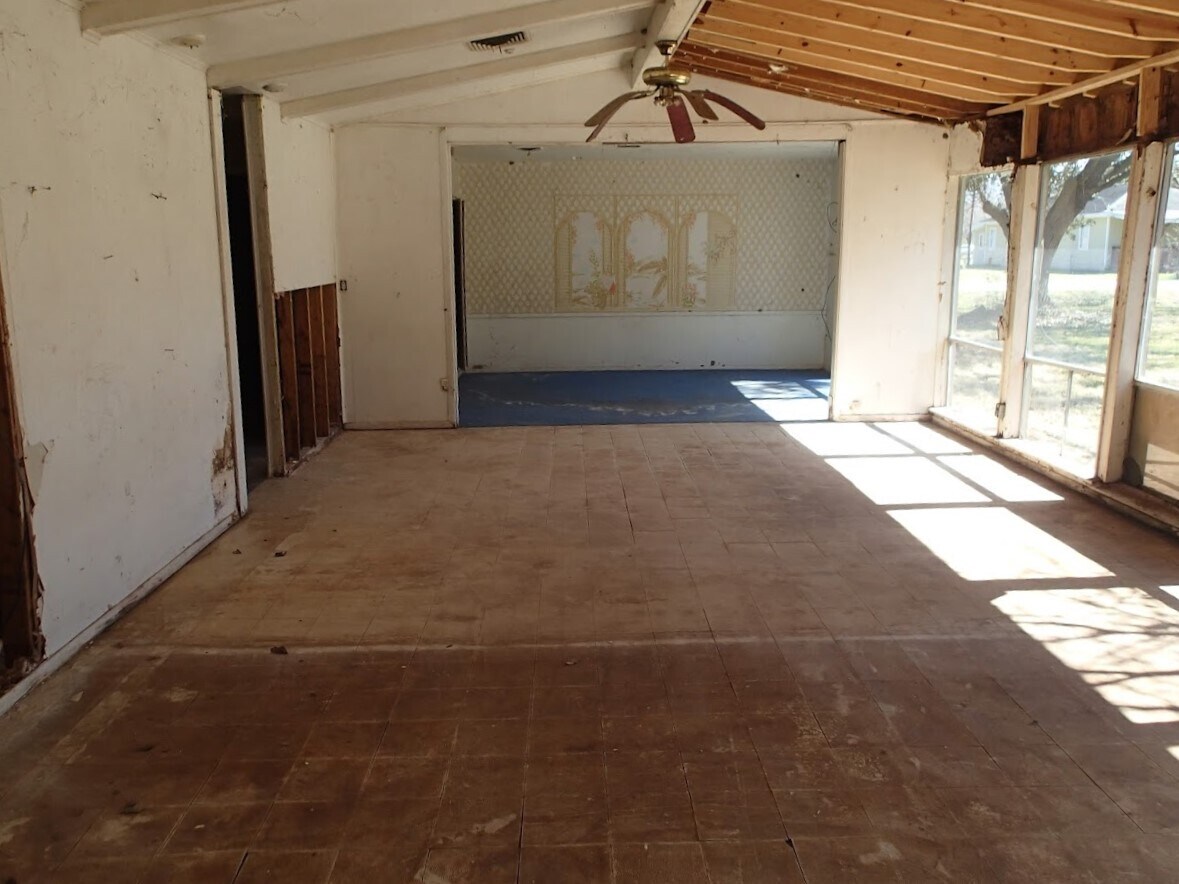 1015 N Liberty St, El Campo, TX 77437 Land for Sale