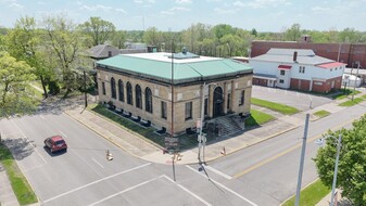 201 W Chillicothe Ave, Bellefontaine OH - Parking Garage