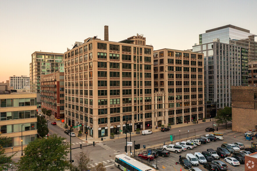 328 S Jefferson St, Chicago, IL for lease - Building Photo - Image 1 of 17