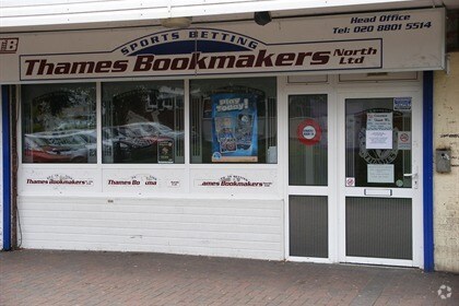 74-82 Roundhills, Waltham Abbey for sale Primary Photo- Image 1 of 1