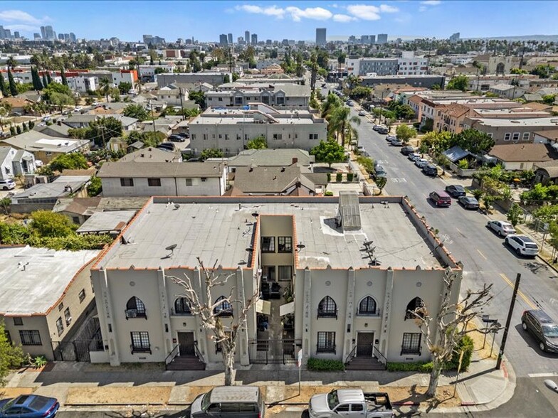 4886 Lexington Ave, Los Angeles, CA for sale - Building Photo - Image 2 of 21