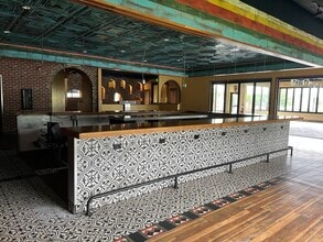 10010 Shops Way, Northborough, MA for lease Interior Photo- Image 2 of 12