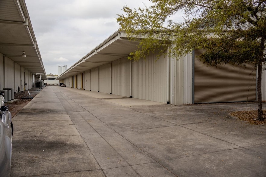 2251 Topline Way, Brooksville, FL for lease - Building Photo - Image 2 of 7