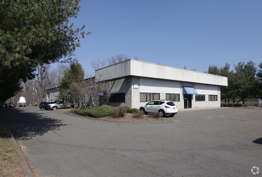 121 Commerce Way, South Windsor, CT for sale - Primary Photo - Image 1 of 1