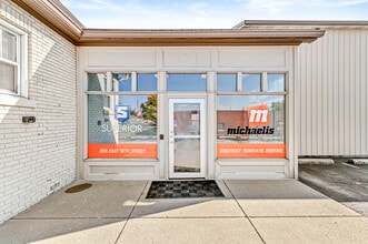 2601 E 56th St, Indianapolis, IN for lease Interior Photo- Image 1 of 23