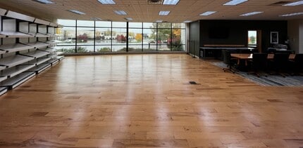 W165 N5815 Ridgewood Dr, Menomonee Falls, WI for lease Interior Photo- Image 1 of 21