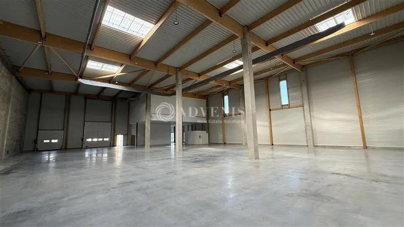 Flex in Moissy-Cramayel for lease - Interior Photo - Image 2 of 12