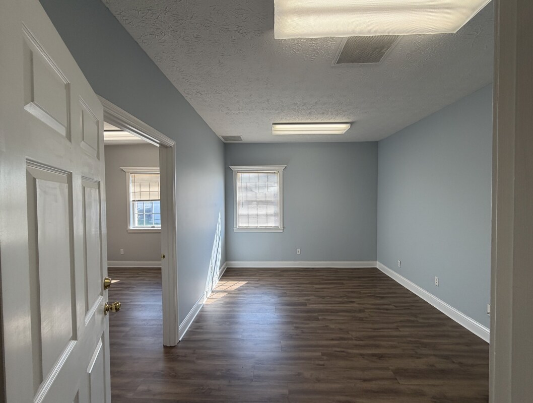 7800 Cooper Rd, Montgomery, OH for lease Interior Photo- Image 1 of 3