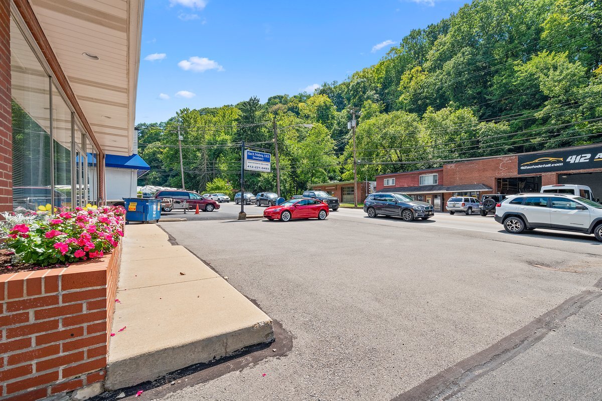 1918 Painters Run Rd, Pittsburgh, PA 15241