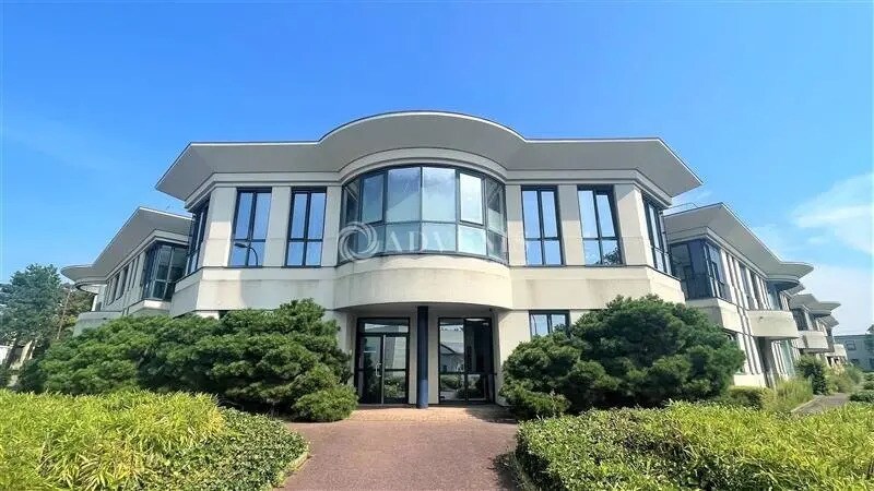 Office in Créteil for lease Building Photo- Image 1 of 19