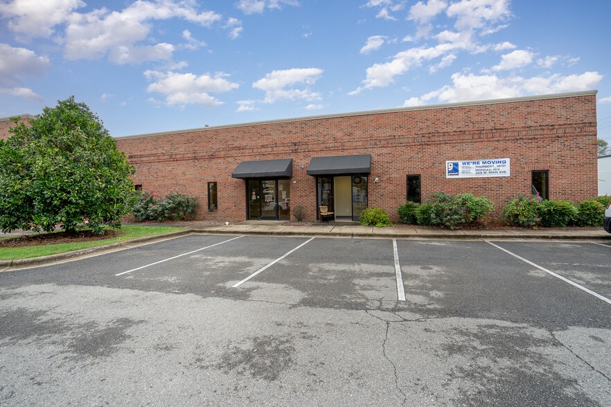 110-128 Armstrong St, Gastonia, NC for sale - Building Photo - Image 2 of 8