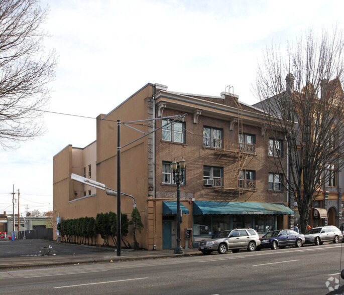 520-526 SE Grand Ave, Portland, OR for sale - Primary Photo - Image 1 of 6