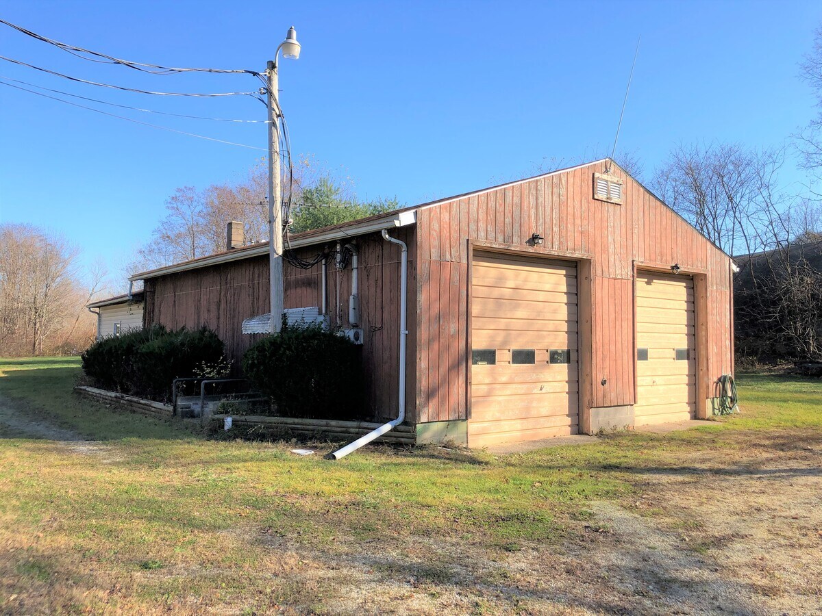 6828 N Main St, Conneaut, OH 44030