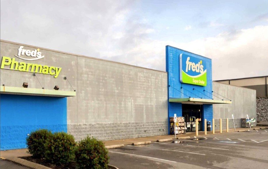 800 N Cross St, Albany, KY for sale - Building Photo - Image 1 of 1