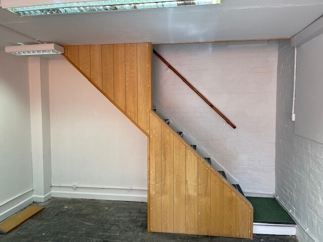 28A Rosamond Rd, Bedford for lease - Building Photo - Image 2 of 8