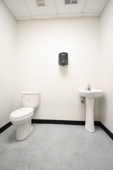 512 Hartman Rd, Victoria, TX for sale - Interior Photo - Image 2 of 12